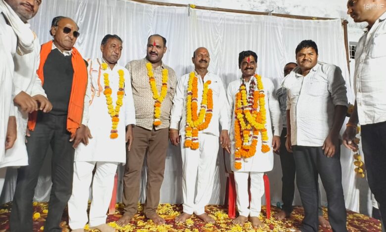 जिला गौली समाज सिवनी के जिला अध्यक्ष रामजी चंद्रवंशी एवं कार्यकारी जिला अध्यक्ष फतेसिंग पटेल