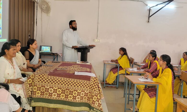 सिवनी कन्या महाविद्यालय में अनुवाद के क्षेत्र में कैरियर मार्गदर्शन कार्यक्रम