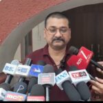 2 लाख की रिश्वत लेते नगर पालिका CMO गजानन नाफड़े रंगे हाथ गिरफ्तार, लोकायुक्त की दबिश से मचा हड़कंप | Dainik Yashonnati मंडला नगर पालिका CMO गजानन नाफड़े को रिश्वत मामले में लोकायुक्त ने गिरफ्तार किया