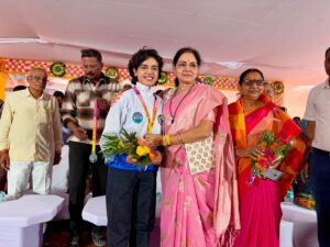सिवनी में मेरे सपनों का भारत प्रतियोगिता में सांसद भारती पारधी, विधायक दिनेश राय और मीना बिसेन