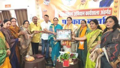 ‘आंगन का उत्सव’ को लेकर भाजपा महिला मोर्चा की बैठक, सीमा सिंह यादव ने दी कार्ययोजना को लेकर मार्गदर्शक जानकारी | Dainik Yashonnati सिवनी में आंगन का उत्सव कार्यक्रम को लेकर भाजपा महिला मोर्चा की बैठक