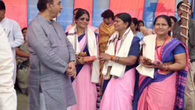 छिंदवाड़ा में आंगन मिलन सेवा कार्यक्रम में आंगनवाड़ी कार्यकर्ताओं का सम्मान