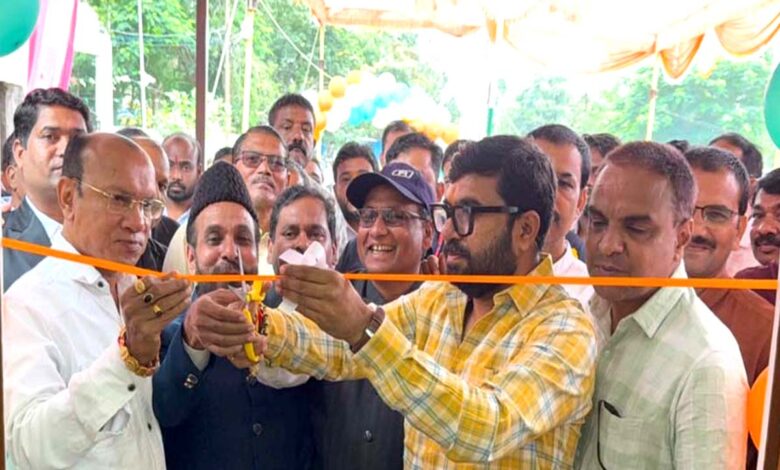 सांसद बंटी विवेक साहू और विधायक राजा कमलेश प्रताप शाह ने अमरवाड़ा में अधिवक्ता संघ के भवन का लोकार्पण किया