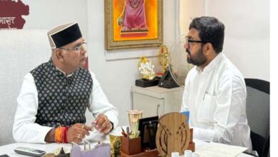 चौसरा पावर प्लांट जल्द शुरू कराने की मांग, मुख्य सचिव से मिले सांसद बंटी विवेक साहू | Dainik Yashonnati मुख्य सचिव से मुलाकात करते सांसद बंटी विवेक साहू