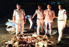 आधी रात को आबकारी का छापा, 54 बल्क लीटर अवैध शराब के साथ युवक गिरफ्तार | Dainik Yashonnati छिंदवाड़ा में आबकारी विभाग द्वारा जब्त अवैध देशी शराब
