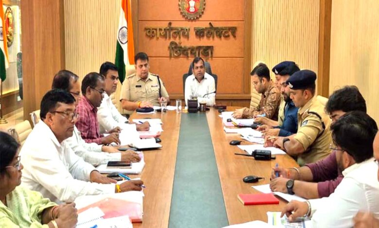 छिंदवाड़ा में सड़क सुरक्षा समिति की समीक्षा बैठक