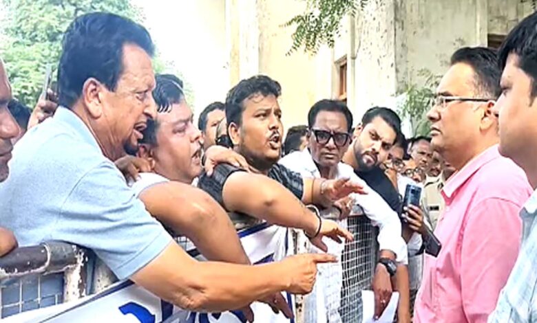 छिंदवाड़ा में ट्रैक्टर डंपर एसोसिएशन की हड़ताल