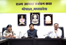 मुख्यमंत्री मोहन यादव ने भोपाल में SDRF स्टेट कमांड सेंटर पहुंचकर अतिवृष्टि और बाढ़ की स्थिति की समीक्षा की