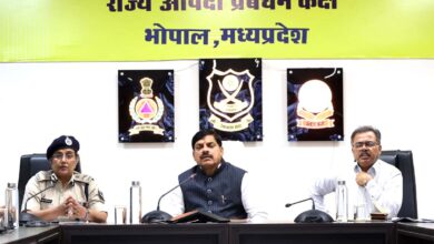 मुख्यमंत्री मोहन यादव ने भोपाल में SDRF स्टेट कमांड सेंटर पहुंचकर अतिवृष्टि और बाढ़ की स्थिति की समीक्षा की