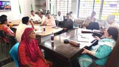 केवलारी में ब्लॉक स्तरीय जनसुनवाई: 14 आवेदनों पर अधिकारियों को त्वरित निराकरण के निर्देश | Dainik Yashonnati केवलारी में ब्लॉक स्तरीय जनसुनवाई में 14 आवेदन प्राप्त