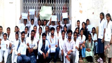 छिंदवाड़ा में नर्सिंग छात्रों ने लंबित परीक्षाएं जल्द कराने ज्ञापन सौंपा