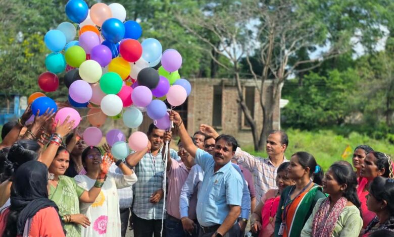 छपारा में नमो युवा शक्ति कार्यक्रम में शामिल स्व-सहायता समूह की दीदियां