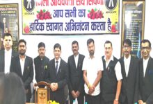 प्रधान जिला जज सतीश चंद्र राय को भावभीनी विदाई, रीवा हुआ स्थानांतरण | Dainik Yashonnati सिवनी जिला अधिवक्ता संघ द्वारा प्रधान जिला जज सतीश चंद्र राय को विदाई देते अधिवक्ता
