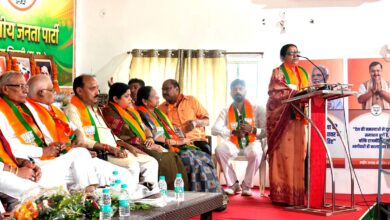 सिवनी में भाजपा की जिला कार्यशाला को संबोधित करते प्रदेश महामंत्री सुमेर सिंह सोलंकी