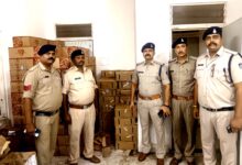 खंडहर मकान में शराब का जखीरा! 42 पेटी, 362 लीटर माल जब्त; 02 अक्टूबर से पहले कोतवाली पुलिस का बड़ा वार | Dainik Yashonnati सिवनी कोतवाली पुलिस ने 362 लीटर अवैध शराब जब्त की