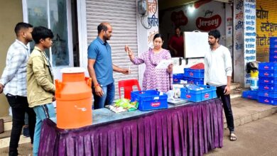 सिवनी में दूध की गुणवत्ता की जांच करती खाद्य सुरक्षा टीम