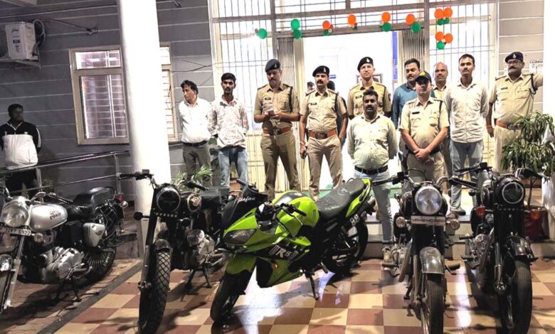 सिवनी में मॉडिफाइड सायलेंसर वाली बुलेट पर पुलिस की कार्रवाई