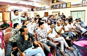 बालाघाट में सेवा संकल्प अभियान की पत्रकार वार्ता को संबोधित करतीं नीता पटेरिया