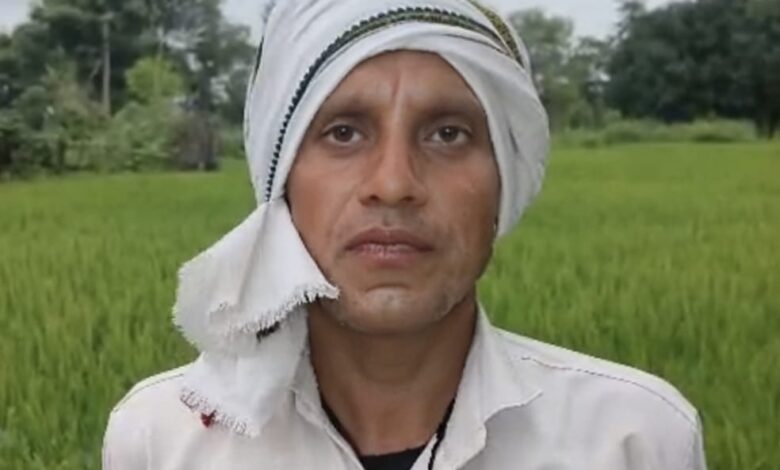 प्रधानमंत्री फसल बीमा योजना से राहत पाने वाले किसान खुमान सिंह