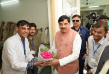 मुरैना में ₹1,500 करोड़ का निवेश, 2,000 लोगों को मिलेगा रोजगार; हर विधानसभा में औद्योगिक पार्क बनाने की तैयारी | Dainik Yashonnati मुरैना में विकास कार्यों की समीक्षा और औद्योगिक निवेश पर चर्चा करते मुख्यमंत्री डॉ. मोहन यादव