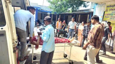 बंजारी घाट पर कंटेनर ट्रक और कार की भिड़ंत