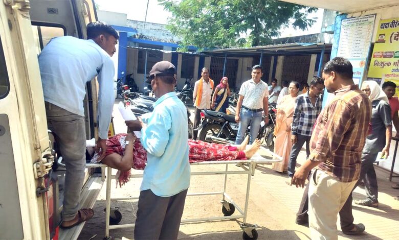 बंजारी घाट पर कंटेनर ट्रक और कार की भिड़ंत