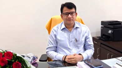 सचिव जनसंपर्क विभाग का पदभार ग्रहण करते वरिष्ठ आईएएस अधिकारी भरत यादव