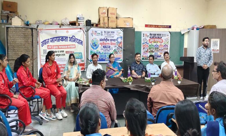 छपारा आईटीआई में माय भारत के जागरूकता कार्यक्रम में शामिल विद्यार्थी एवं अतिथि