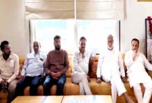 मंत्री प्रहलाद सिंह पटेल ने शेषराव यादव के पिता को श्रद्धांजलि दी