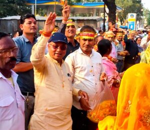 सिवनी में माता राजराजेश्वरी को एक किलोमीटर लंबी चुनरी अर्पित करने निकली भव्य चुनरी यात्रा