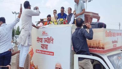 सिवनी में सेवा ज्योति संकल्प यात्रा की विकसित भारत संकल्प सभा में उपस्थित जनप्रतिनिधि