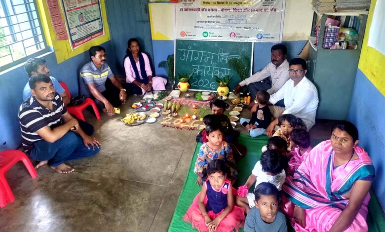 कान्हीवाड़ा के बड़टोला आंगनवाड़ी केंद्र में सेवा संकल्प अभियान के तहत आंगन मिलन कार्यक्रम