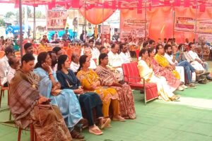 बरघाट सेवा संकल्प अभियान शिविर में भाजपा जिला अध्यक्ष मीना बिसेन विधायक कमल मर्सकोले और जनप्रतिनिधि