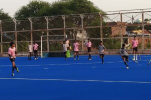 सिवनी एस्ट्रो टर्फ स्टेडियम में राज्य स्तरीय शालेय हॉकी प्रतियोगिता के मुकाबले